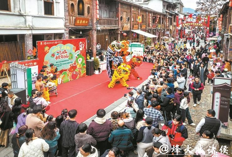 千年古镇变身潮玩乐园 千年古镇变身潮玩乐园